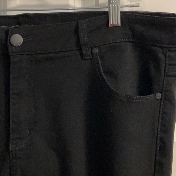 Tahari Black Capri Pants EUC - Picture 5 of 9